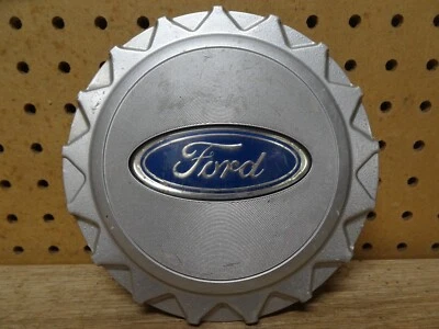 Tapa central Ford Crown Victoria 1992-1997 plateada F2AC-1A096-BB F385 Foto 1 de 4