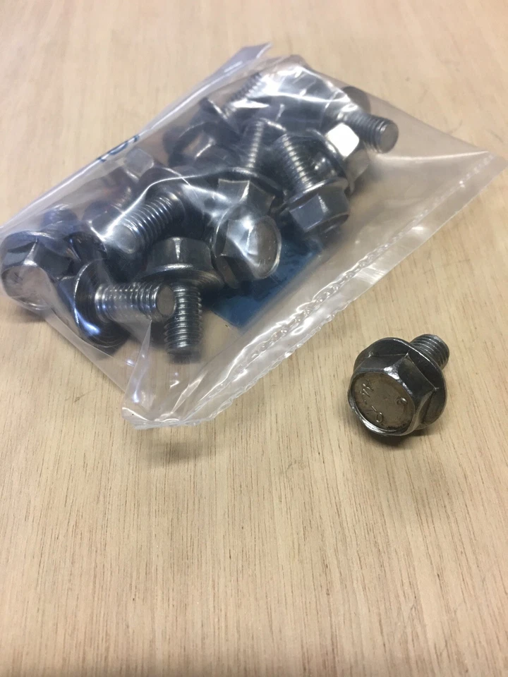 VITE ACCIAIO INOX A4 M8X14 TESTA ESAGONALE FLANGIATO CHIAVE 13mm 15PZ. - Immagine 1 di 1