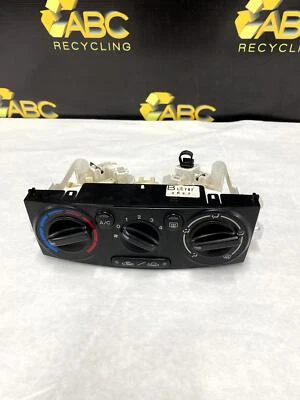 Conjunto de control de clima de temperatura principal para tablero delantero Mazda MPV 2000-2006 Foto 1 de 4