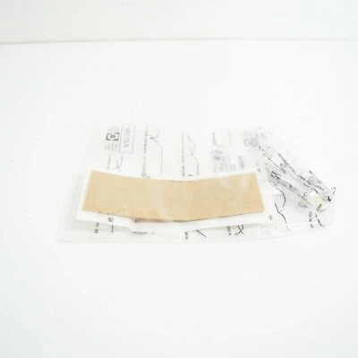 NUEVO AUDI RS3 8P EMBLEMA MALETERO TRASERO INSIGNIA 8P08537402ZZ 8P0-853-740-2ZZ Foto 1 de 4