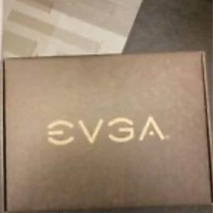 EVGA 750 GQ 750 W Power Supply (210-GQ-0750-V1) Cables Not Included - Afbeelding 1 van 3