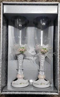 Beautiful Romantic Roses Theme Wedding Champagne Glass - Image 1 of 4
