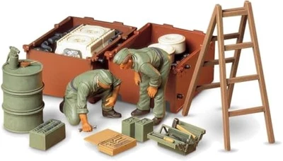 Tamiya 1/35 WWII German Tank Crew Engine Maintenance Set 35180 Maybach NUOVO - Immagine 1 di 3