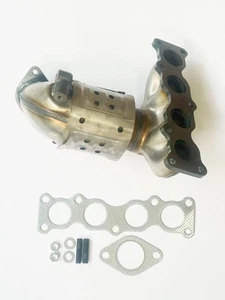 Front Catalytic Converter for Kia Sorento 2016-2018 Hyundai Santa Fe L4 2.4L FWD - Picture 1 of 8