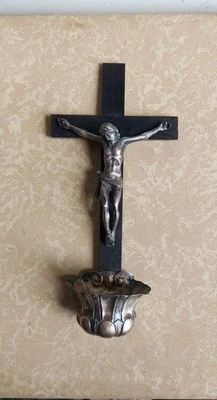 Antico Crocifisso con Acquasantiera in Argento con Marchio - Immagine 1 di 4