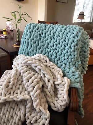 Cobertores de malha à mão!! Caseiro e amado por gatinhos :) Azul e marfim - Imagem 1 de 4