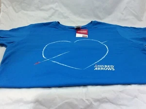 Camiseta para niños diseño de corazón con flechas rojas de la RAF producto con licencia oficial - Imagen 1 de 6