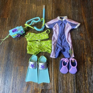 American Girl Puppe Kailey Strand Set Neoprenanzug Badeanzug Schuhe Flossen Brille - Bild 1 von 8
