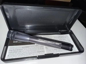 Porsche 911/944/986/986 Mini MAG Lite custodia torcia led USA 2AA batterie nuove - Foto 1 di 6