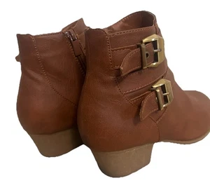 TOP MODA Strappy Buckle Ankle Boots Women's Size 8.5 Brown Stack Heel Almond Toe - Picture 1 of 14