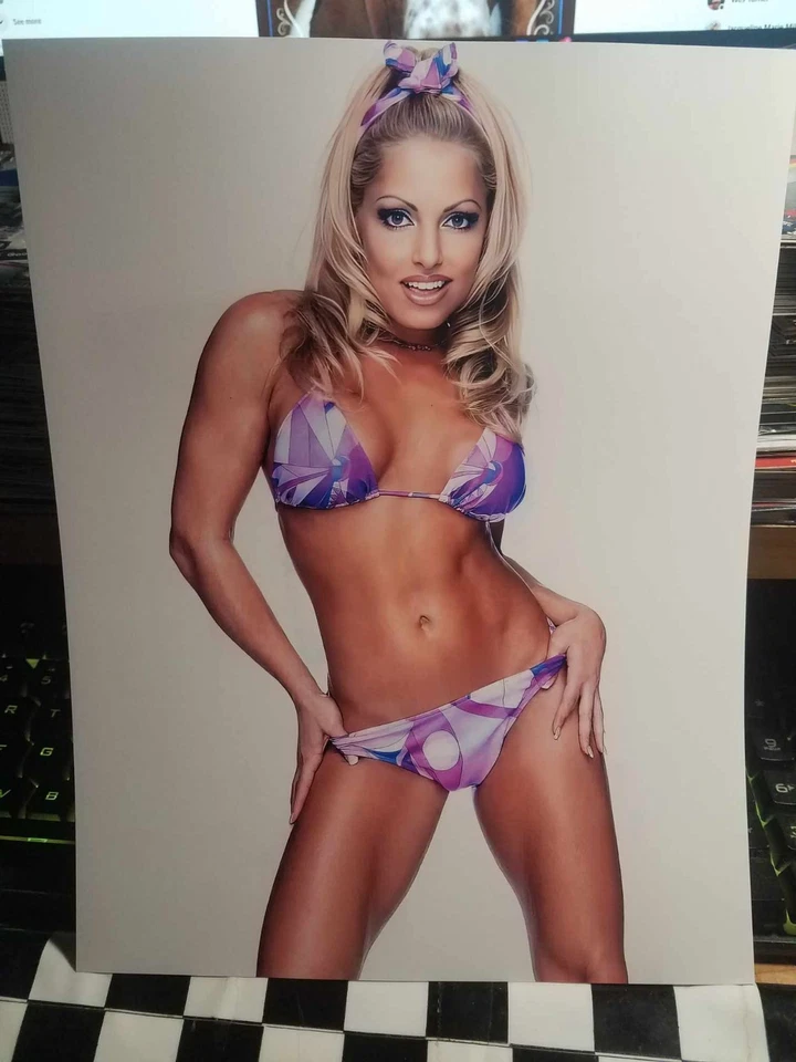 Foto brillante Trish Stratus 8,5x11 WWE 🔥 Foto 1 de 1