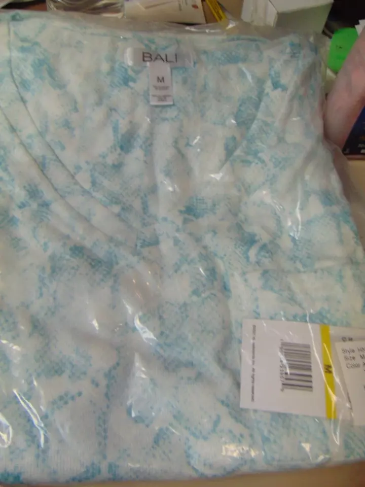 Pajama set Bali sleepwear Super Soft Fleece Bali large green artwork Very soft - Image 1 of 1