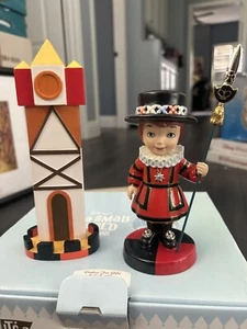 DISNEY WDCC IT'S A SMALL WORLD ENGLAND ROYAL DUTY & TOWER MIT BOX SELTEN COA NEU - Bild 1 von 8