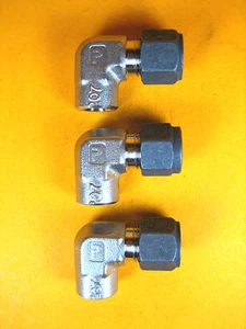 Parker - 6-2 DBZ-SS - Female Elbow, 1/8" (Lot of 3) - Picture 1 of 8