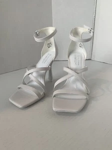 White Strappy Heels size 8.5 - Picture 1 of 6