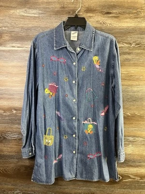 De colección. Warners Bros. 2000 Camisa vaquera Studio Store bordada con botones talla mediana Foto 1 de 4