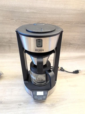 BUNN HG 8-CUP  PHASE BREW STAINLESS STEEL COFFEE MAKER WITH GLASS CARAFE - Image 1 of 4