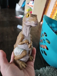 Jurassic Park JP 56 T-Rex Baby Hatchling Amblin Hasbro Dinosaurier ohne Ei - Bild 1 von 4