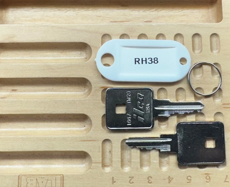 2 RH38 Truck Toolbox Replacement Keys Knaack/Delta Pertco And Others Fast Ship - Image 1 of 1