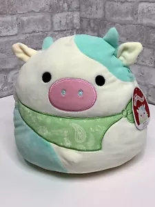 Peluche Squishmallow 11" Belana Vaca Pascua Peluche Bandana Verde Nuevo con Etiquetas - Imagen 1 de 6
