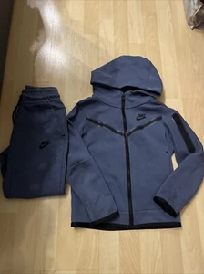 Nike Tech Fleece Tracksuit Size Kids XS - Picture 1 of 12