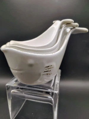 Juego de 3 tazas medidoras de ballenas de cerámica blanca Port Phillip Shore Line para anidar Foto 1 de 4