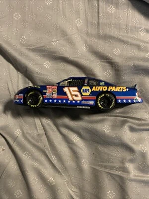 Michael Waltrip 2002 1/24 NAPA estrellas y rayas  Foto 1 de 4