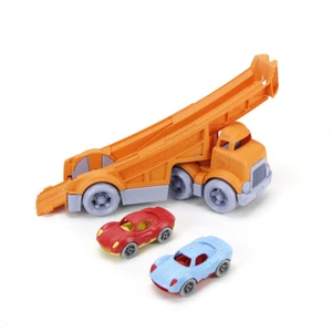 Camión de carreras Green Toys con 2 coches de carreras, hecho de plástico 100% reciclado - Imagen 1 de 5