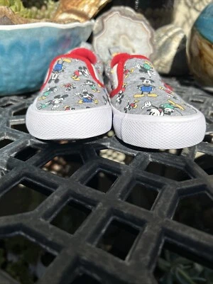 Zapatillas sin cordones Disney Mickey Mouse para niños pequeños talla 5/6 Foto 1 de 4