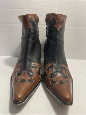 Botines Donald J Pliner Años 90 Western Couture Talla Seis Foto 1 de 4