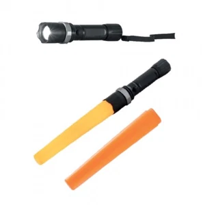 TORCIA LED CREE RICARICABILE CON ZOOM EMERGENZA CAMPEGGIO MILITARIA 12000W - Foto 1 di 1