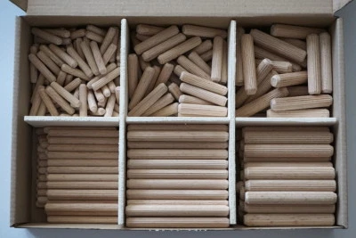 Assortiment de chevilles en bois, chevilles cannelées, hêtre, différentes tailles 6, 8 et 10 mm - Photo 1/4