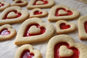 Fondant Heart Cutters Nest 3 pce Set Small Modelling Tools Icing Cake Decorating - Picture 1 of 9