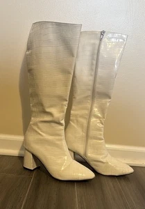 Women’s White Heeled Boots Size 7.5 - Picture 1 of 4