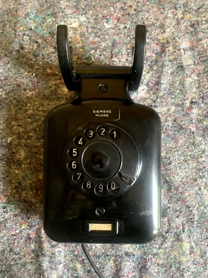 Telefono a muro a disco, Siemens Milano, anni '60, bachelite nero - OTTIMO - Immagine 1 di 4