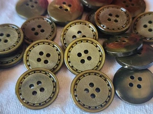 Lot 19 Buttons Vintage Green Edge Effect Needlework Shady Holes 1,8 CM Ref 5445 - Picture 1 of 1