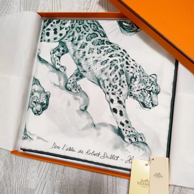 Unused HERMES Carre 90 Dans l'atelier de Robert Dallet Silk Scarf S mark stamped - Image 1 of 4