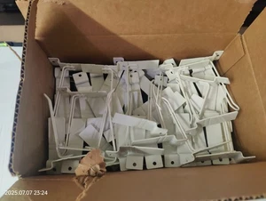 Used 4" Slatwall Hooks, White, LOT OF 150 Slotted Tongue Style - Picture 1 of 2