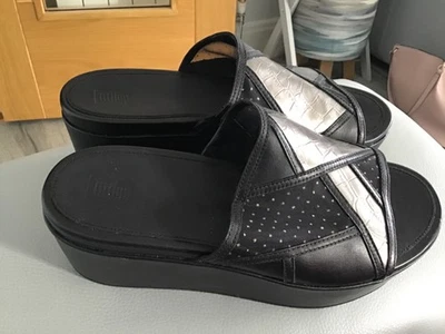 FITFLOP ELOISE ART DECO PLATFORM BLACK SLIDE SANDALS size 7 - Image 1 of 3