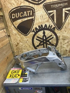 Cuadro principal Aprilia RSV4 2011 y V5 Hpi transparente buen estado - Imagen 1 de 15