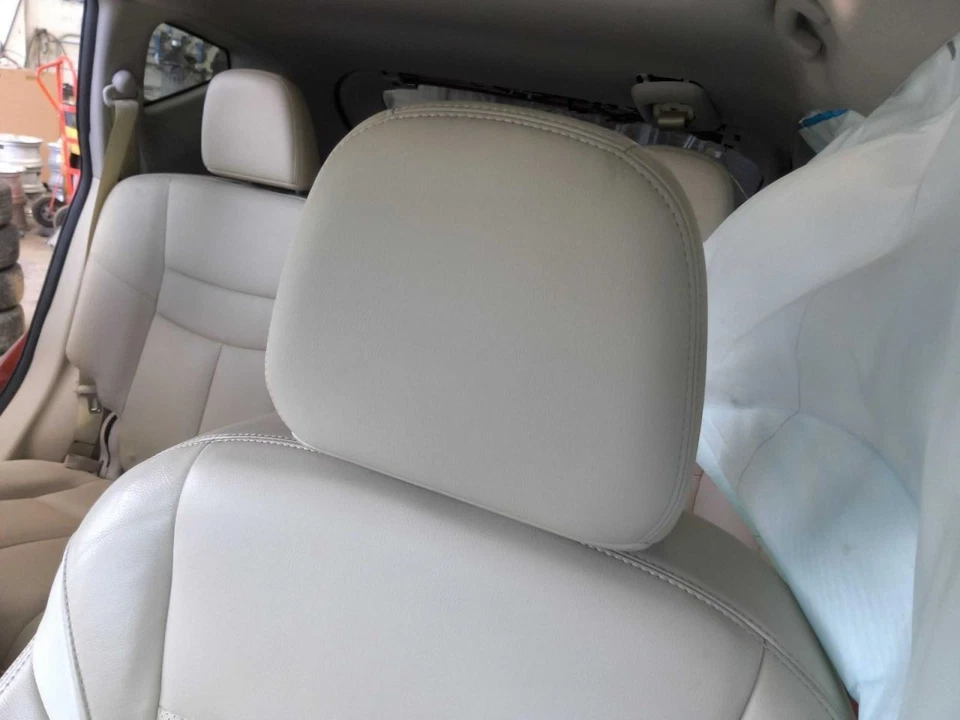 Reposacabezas lado conductor Murano 2018 652401 Foto 1 de 1