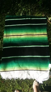 Grün & Schwarz Mexikanische Serape Sarape Fransen Decke Tagesdecke 84" x 60" Streifen - Bild 1 von 3