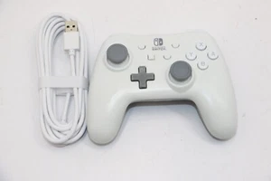 Power A Nintendo Switch Wired Controller Model # 1517033-01 White - Imagen 1 de 11