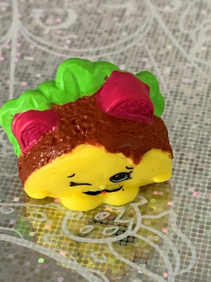 Shopkins Season 10 Collectors Edition RARE Lovely Lips Fast