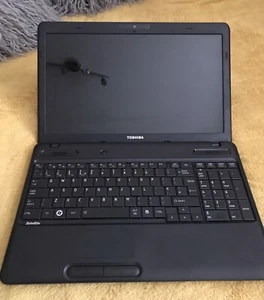 Toshiba Satellite C660D-14w 15.6" Laptop- AMD 2.3 Ghz 320GB HDD, 3GB RAM Win8 :) - Picture 1 of 13