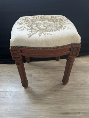 Needlepoint bird’s Nest Vanity Stool - Image 1 of 3