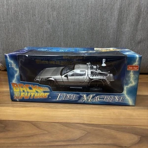 Back to the Future Delorean 1/18 #PF5M33 - Picture 1 of 6