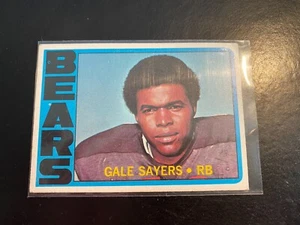 1972 TOPPS FOOTBALL #110 GALE SAYERS!! - Picture 1 of 2