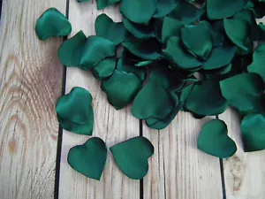 Heart shaped dark green satin rose petals, 100 count artificial petals - Picture 1 of 4