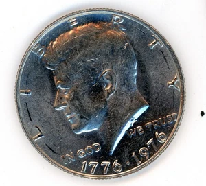 1976-P KENNEDY HALF DOLLAR 1-COIN BRILLIANT ABOUT UNCIRCULATED - Picture 1 of 2
